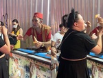 Người đàn ông bán kem Thổ Nhĩ Kỳ cao tay khi gặp khách hàng nhây