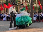Màn trình diễn trang phục tái chế đỉnh cao của học sinh cấp 3