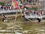 Màn đập niêu 'ố dề' đầu năm