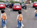 Bé gái làm nũng bị bố dạy cho một bài học