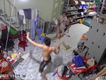 Chồng múa côn nhị khúc thị uy với 'nóc nhà'
