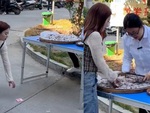 Tuyệt chiêu lừa tiền rơi để dụ người có lòng tham mua hàng