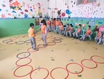 Trò chơi oẳn tù tì giành ô siêu dễ thương