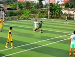 Thủ môn báo hại đội nhà thủng lưới vì tưởng mình là tiền đạo