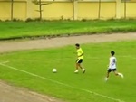 Pha câu giờ lỗi của thủ môn báo hại đội nhà bị thủng lưới