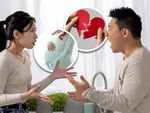 Cầu cứu dân mạng vì chồng bắt chọn: 'Đẻ hay ly dị?'