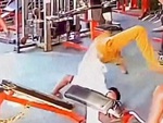 Chàng trai ngã cắm đầu vì tập gym sai cách