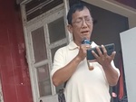 Cụ ông bán dừa cover 'Dang dở' như nuốt đĩa