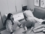 Giữa đêm vợ chồng giật mình tỉnh giấc đi tìm con