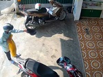 Camera lật tẩy màn đóng kịch ăn xin của người đàn ông