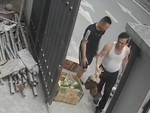 Khi bà muốn giữ gà để đẻ trứng nhưng ông lại quyết cho