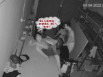 Chàng trai hú hồn hú vía vì bị bạn dọa ma lúc nửa đêm