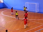 Nữ cầu thủ ghi bàn kiểu VĐV bóng chuyền