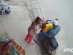 Thanh niên chạy xe máy che biển số trộm thùng bia