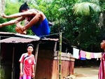 Chàng trai có màn nhảy cao như siêu nhân