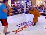 Video hài nhất tuần qua: Võ sư Trung Quốc no đòn vì đánh như 'mèo cào'