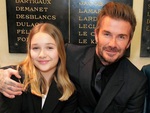 Con gái Beckham 11 tuổi vẫn không được trang điểm