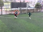 Chàng trai hóa Lukaku khi đối diện khung thành trống