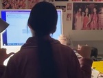 Bé gái cover bài hát nhóm nhạc Blackpink như nuốt đĩa
