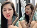 Vợ giữa đêm ngồi ôm cây chổi, mắng vốn người yêu cũ của chồng