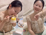 Vợ cười tít mắt khi chồng tặng quà bí mật giấu trong bánh kem