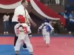 Võ sĩ nhí dùng tuyệt kỹ 'lăng ba vi bộ' bỏ trốn khi đang thi đấu