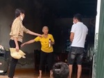 Cãi nhau ầm xóm vì cụ bà suốt ngày karaoke