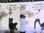 Cả hội trường đám cưới reo hò vì cặp đôi nhảy quá đáng yêu