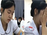 Nữ sinh ngượng đỏ mặt vì ngủ gật bị bạn quay camera cận mặt