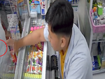 Dược sĩ ngẩn ngơ khi khách nuôi 'kiến ba khoang' làm pet cưng