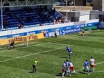 Cầu thủ 'hóa đá' khi sút penalty