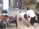 Thanh niên tập gym bị cô gái đưa vào tình huống khó đỡ
