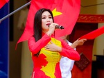 Kavie Trần tự hào khi hóa nữ chiến sĩ hải quan