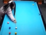 Cô gái kết thúc ván đấu bằng loạt cơ cân băng đỉnh cao