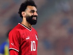 Mohamed Salah đá phạt đền, bóng bật mông thủ môn vào lưới