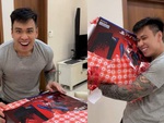 Chồng nhảy múa sung sướng khi được vợ tặng máy PS5