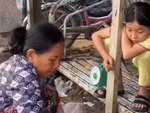 Bà ngoại bực bội khi cháu gái hỏi nhây