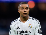 CĐV Real Madrid chỉ trích Mbappe không bằng Ronaldo tuổi xế chiều