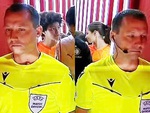 Cầu thủ không thể phân biệt hai trọng tài biên ở Champions League