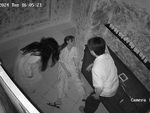 Cô gái liên tục ngất xỉu khi vào nhà ma