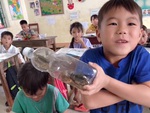 Những món quà ngộ nghĩnh của học trò vùng cao tặng cô giáo ngày 20-11