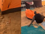 Chàng trai cười khoái chí khi hù dọa được bạn thân