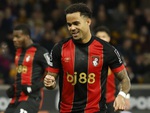 Justin Kluivert lập hat-trick từ phạt đền ở Ngoại hạng Anh