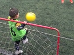 Bé trai sang chấn tâm lý khi dùng đầu bắt penalty