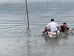 Cười sảng với ông chồng chơi khăm 'nóc nhà'