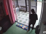 Tiệm gội đầu bất ổn với cửa kính cường lực trong suốt