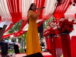 Cô gái cover 'Ô mê ly' ở đám cưới hay như nuốt đĩa