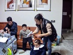 Mẹ hoảng hốt khi dùng tông đơ cắt tóc cho con trai