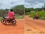 Đánh rơi bạn thân vào bụi rậm đến 'Thượng đế cũng phải cười'