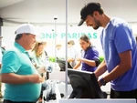 Sao quần vợt 'nhập vai' khiến thật giả lẫn lộn tại Indian Wells